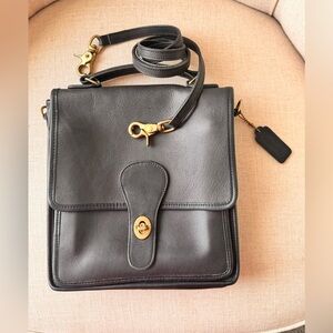 Coach vintage Station Bag Black Leather with brass hardware # 0502-227 USA made